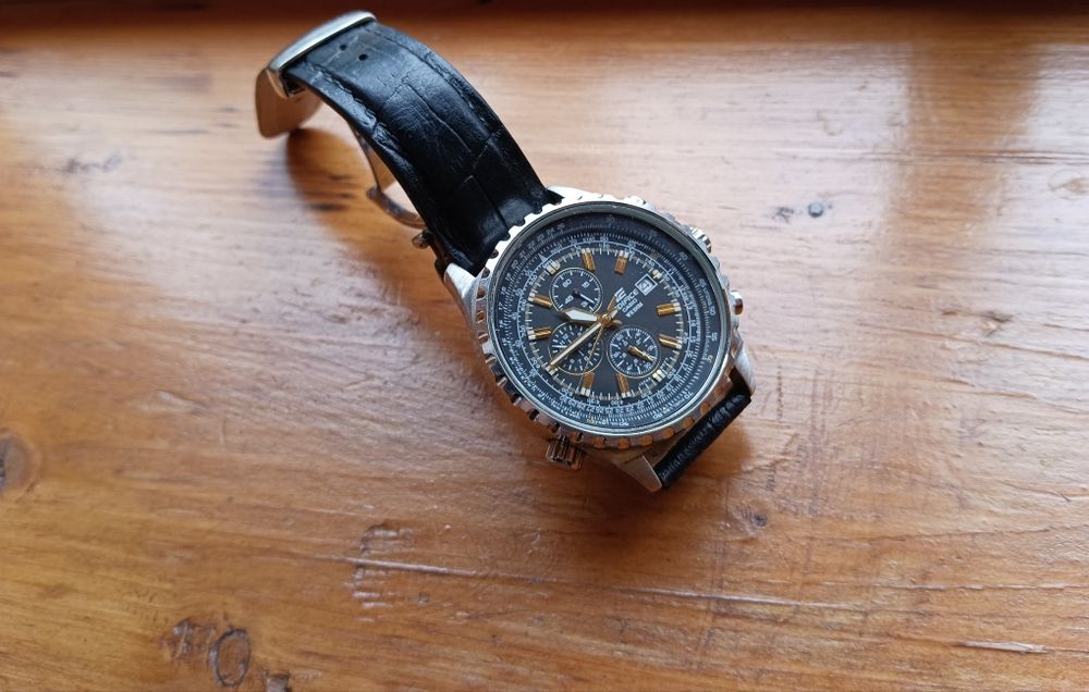 Годинник Casio Edifice EF-527L-1AV: 3 800 грн. - Наручні годинники
