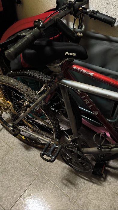 Bicicleta Sirla Shimano Flecha pouco usada e antiga