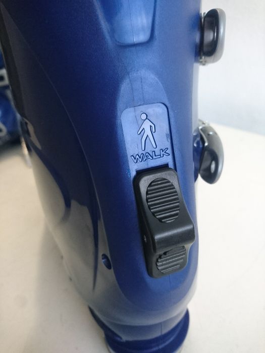 Новые горнолыжные ботинки с сумкой  Munari Mix 677