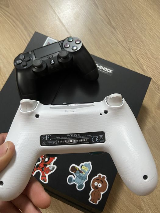 Ps 4 slim 2 геймпада