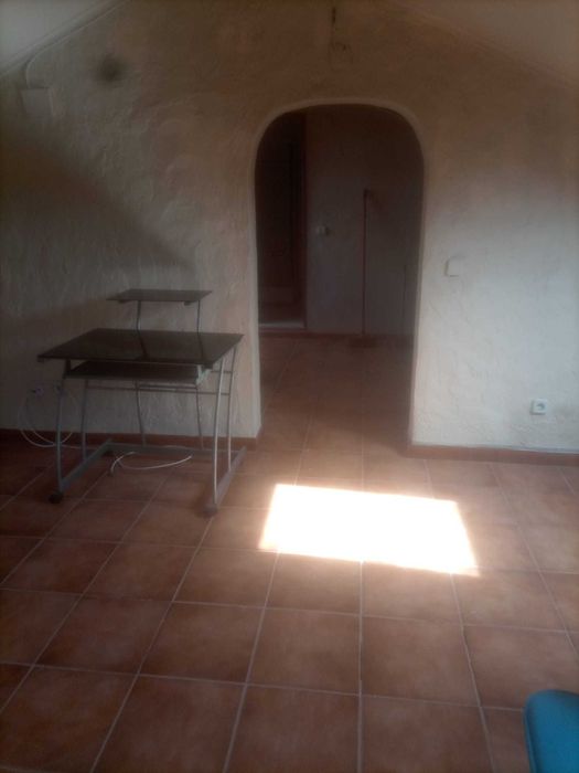 Sótão 91 m2 com WC para Alugar
