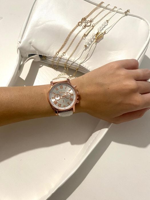 Conjunto Relógio + 5 Pulseira por 18€
Na compra deste conjunto oferece