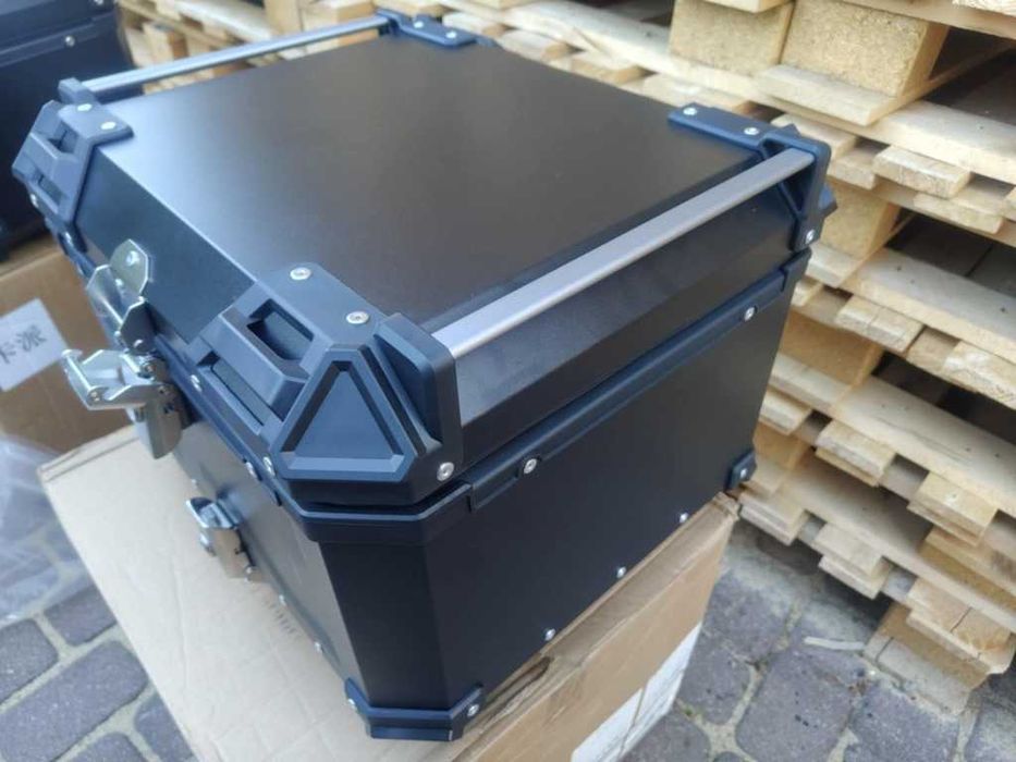 ALUMINIOWY kufer motocyklowy centralny CZARNY 45L / 55L / 65L+ PŁYTA