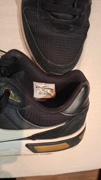 Buty sportowe do turystyki marki Nike