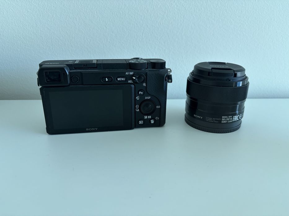 Sony Alfa 6400 + Lente 35mm SEL35F18