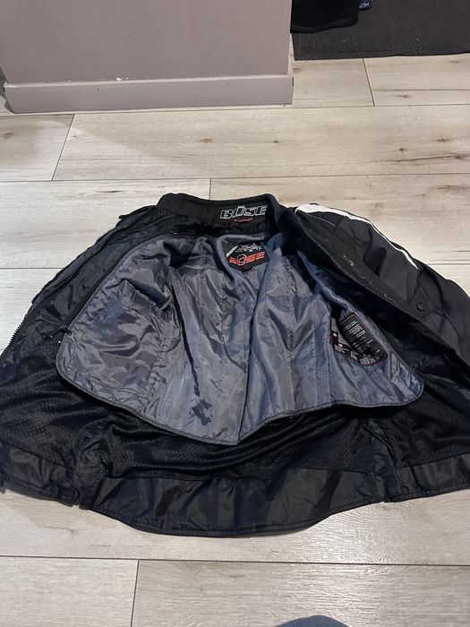 Мотокуртка жіноча з захистами