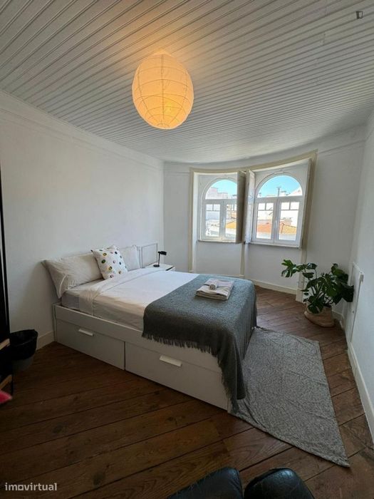 Quarto - localizado em Arroios Lisbon