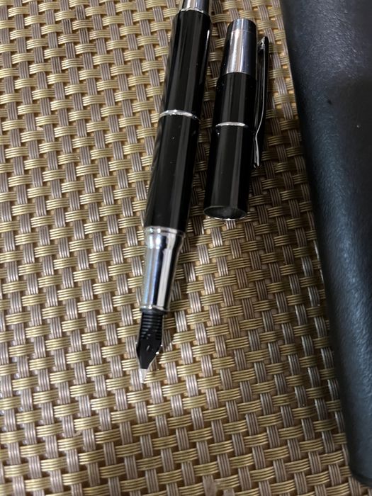 Ручка перьевая перо на капсулах с Италии