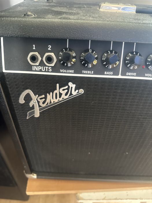Wzmacniacz gitarowy Fender FM210R