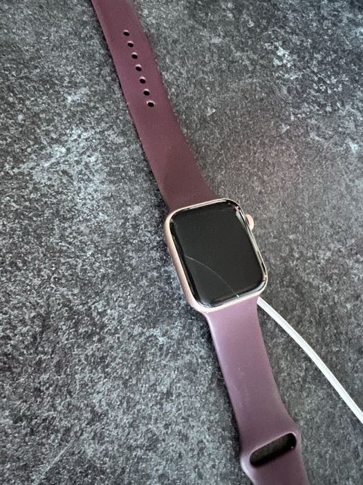 Apple Watch SE смарт годиник