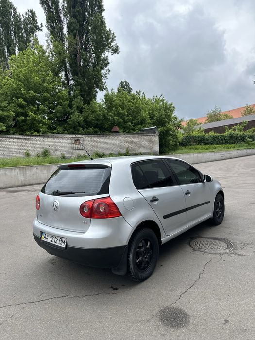 Volkswagen Golf V! Автомат! 1.6 mpi!
