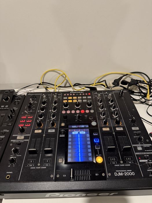 VENDO Pioneer DJ – 2x CDJ-2000 + DJM-2000 | Topo de Gama