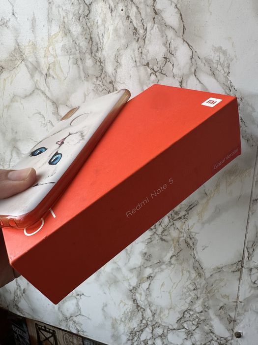 Продам легенду Xiaomi Redmi Note 5  на 64 Гб з новим акумулятором