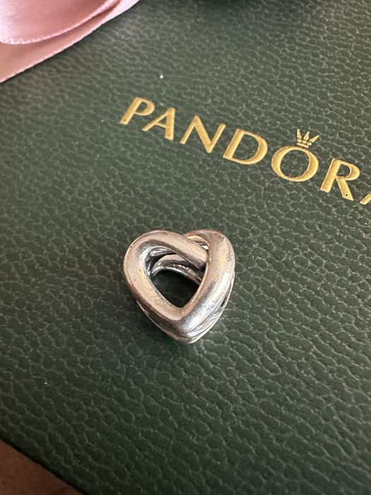 Pandora oryginalny charms zaplątane serce
