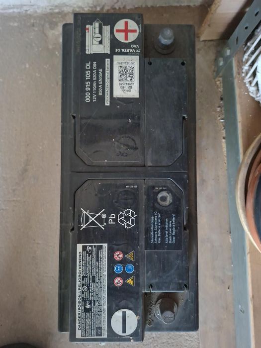 Akumulator samochodowy 12V