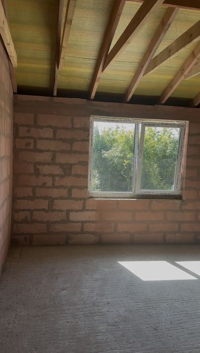 Продам 2-х поверховий гараж з підвальним приміщенням