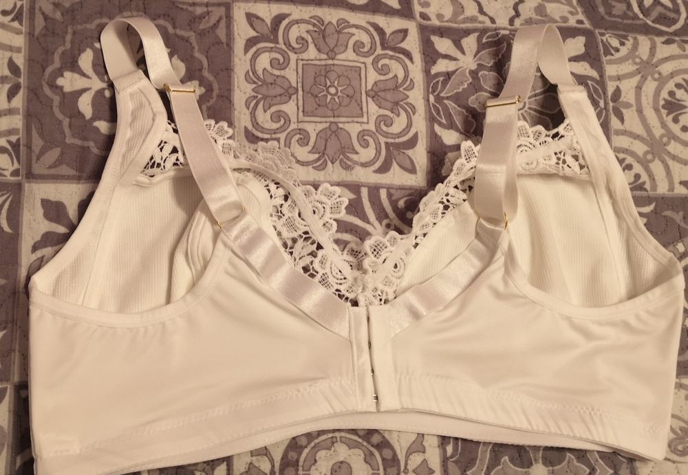 Nowy biustonosz biały 110F