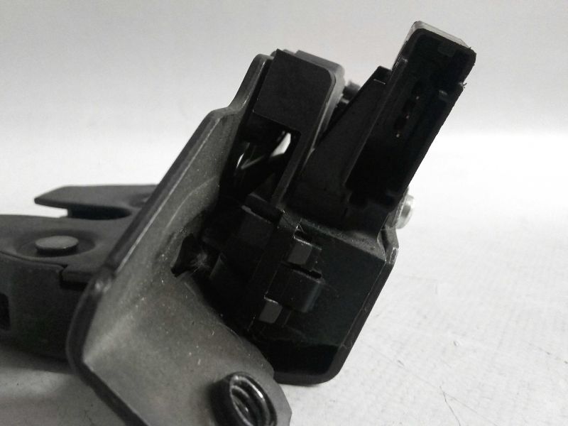 Fechadura / fecho da mala OPEL Astra J Sports Tourer