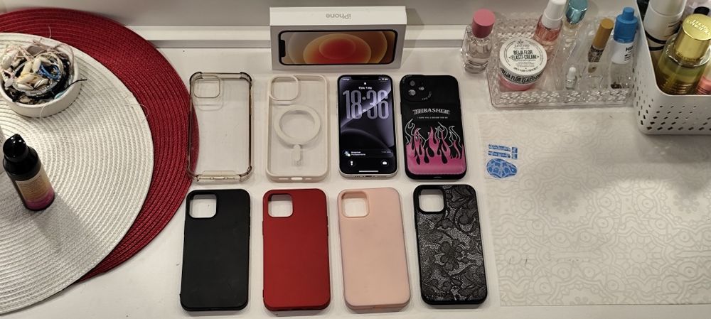 iPhone 12 128 gb white biały 77%  bateria stan jak nowy  + 7 etui