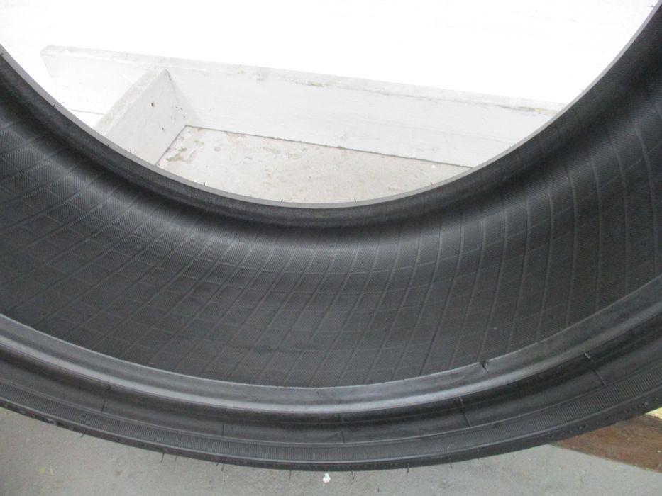 2x 225/40R19 Falken Eurowinter HS02 Pro 6,3mm 23r.