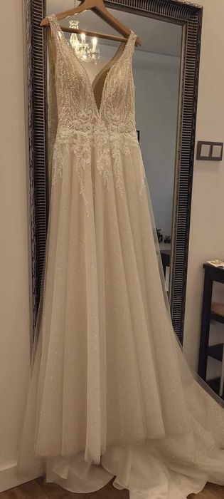 Suknia ślubna brokat bogato zdobiona