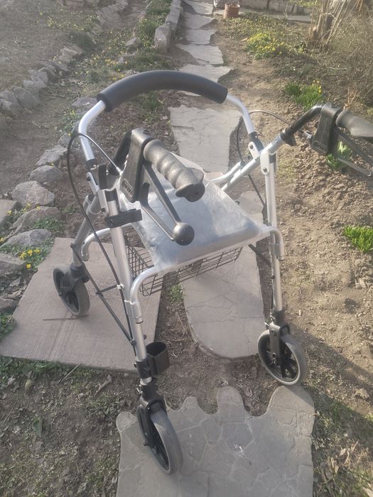 Ходунки для взрослых.