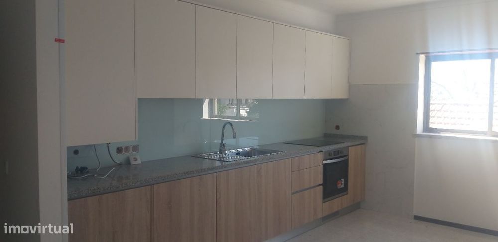Alugo apartamento T1 restaurado