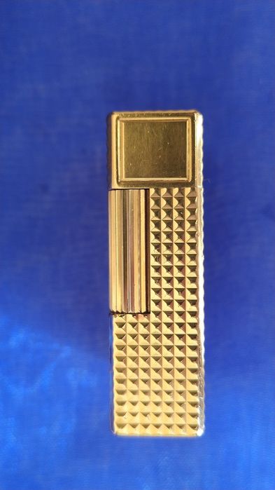 Isqueiro Dupont placado a ouro