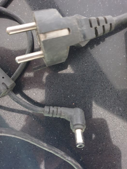 Transformador portátil 19v 4.74A