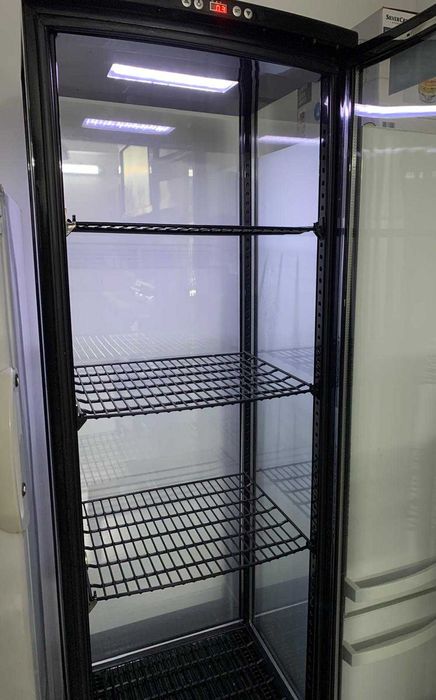 Vitrine refrigerada 235L