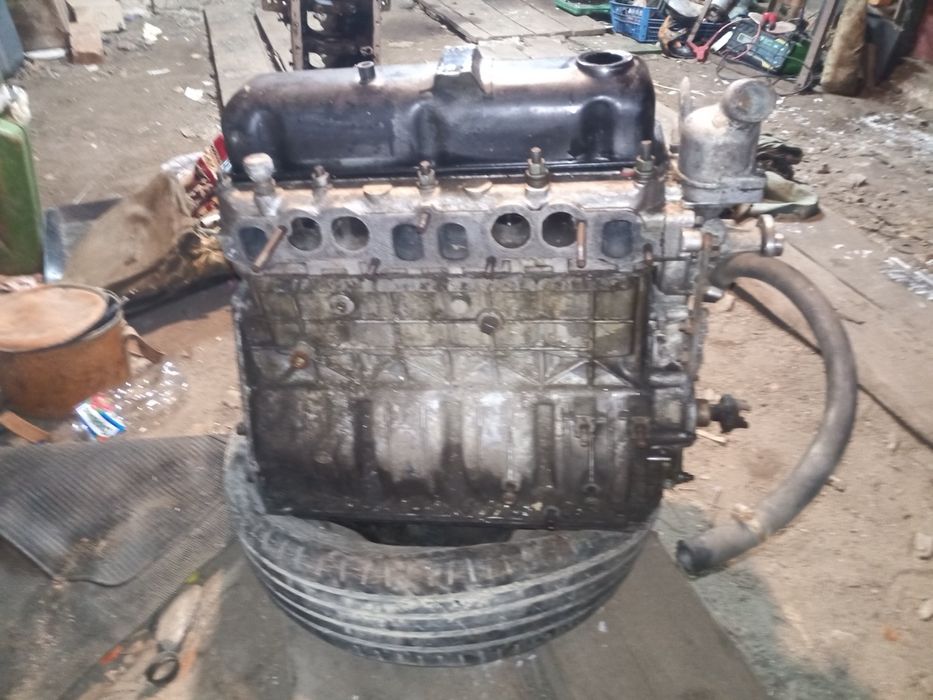 Мотор в зборі без навісного