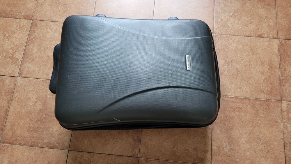 Walizka 68x28x48