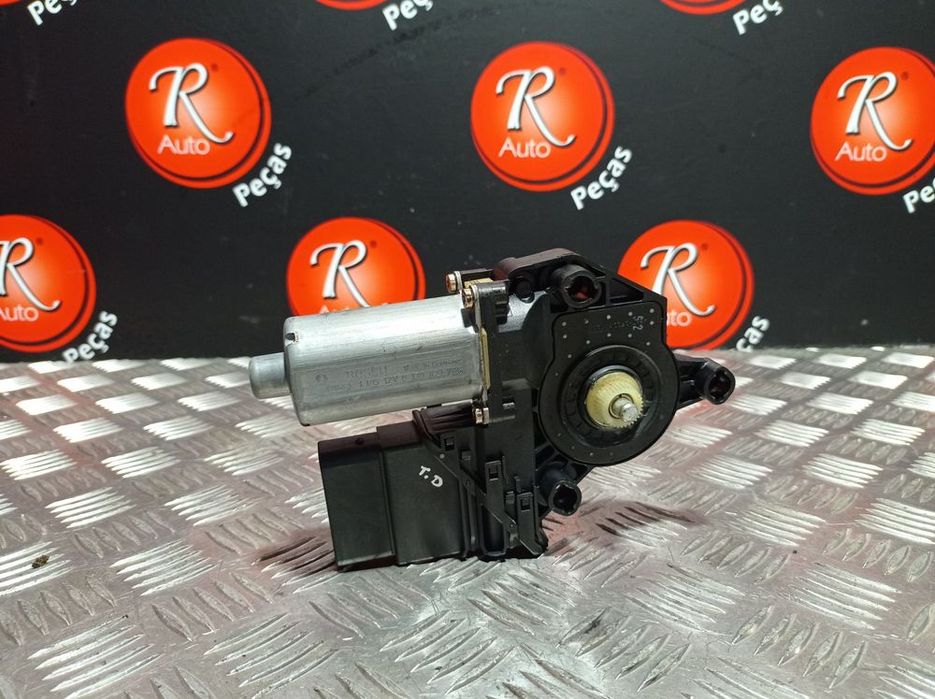 Motor Do Elevador Porta T.D Volkswagen Golf Iv (1J1)