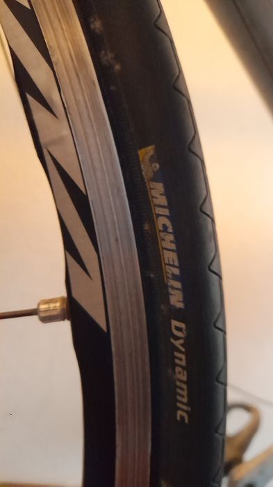 BH - Shimano 105 - Mavic Ksyrium Elite - Bicicleta Estrada BH Oquina