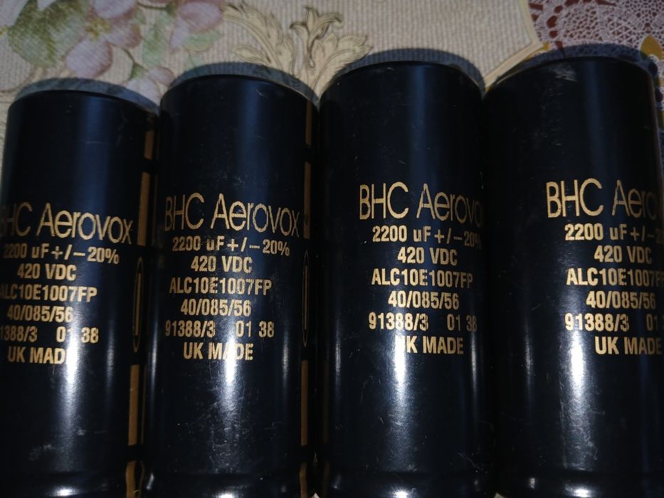 Конденсатор  єлектролітичний  BHC Aerovox  2200mf 420v   EPCOS 3900mf 500v