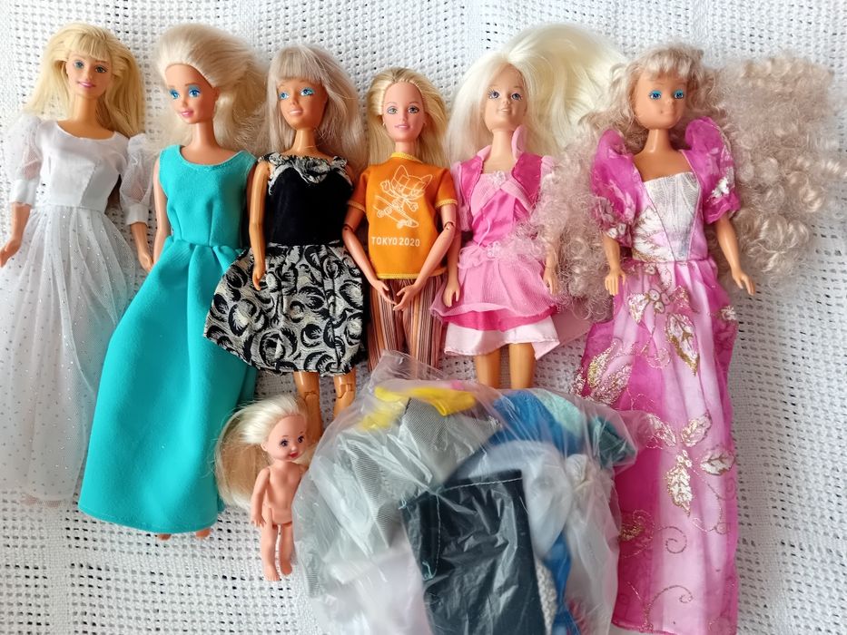 Zestaw lalek barbie lalki  ubranka