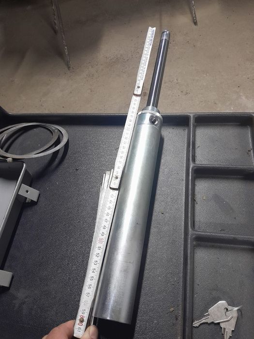Siłownik hydrauliczny zasuwy 8"