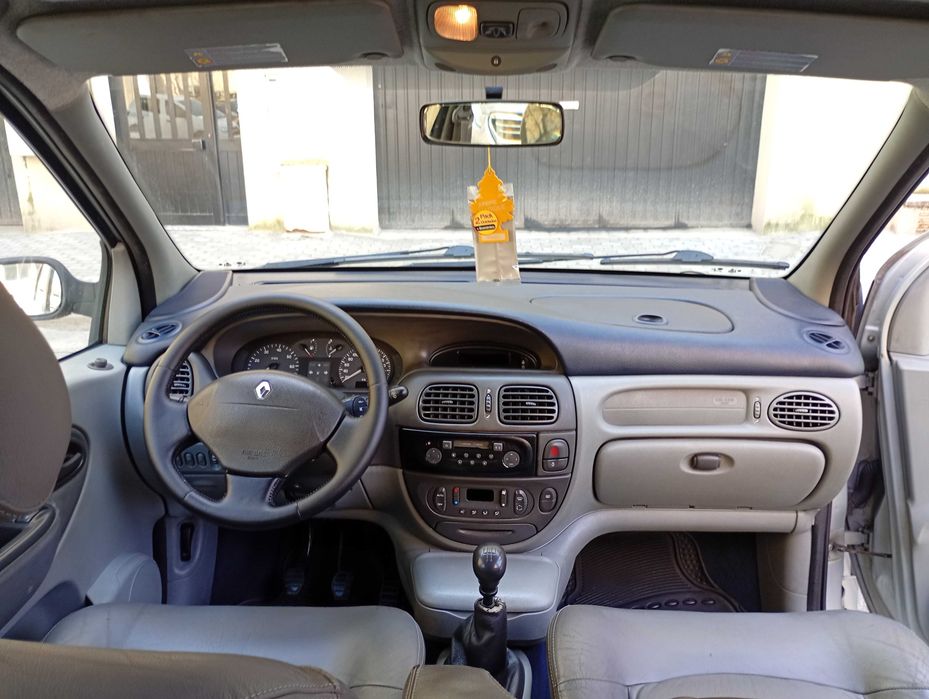 Renout Scenic 1.9 dci impecável de tudo ..pode trazer mecânico dá sua confiança