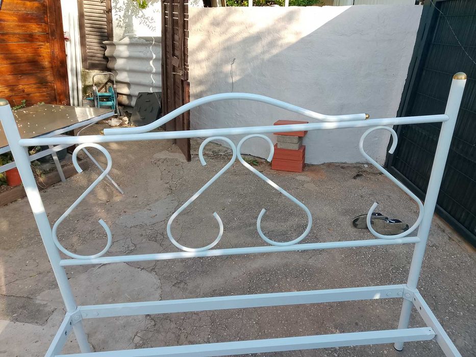 Cama de casal em ferro ótimo ESTADO