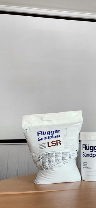 gotowa masa szpachlowa Flügger Sandplast LSR