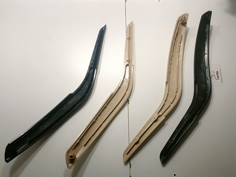 Pegas de porta interiores BMW X1 E84  Direta/Esquerda (10-16)