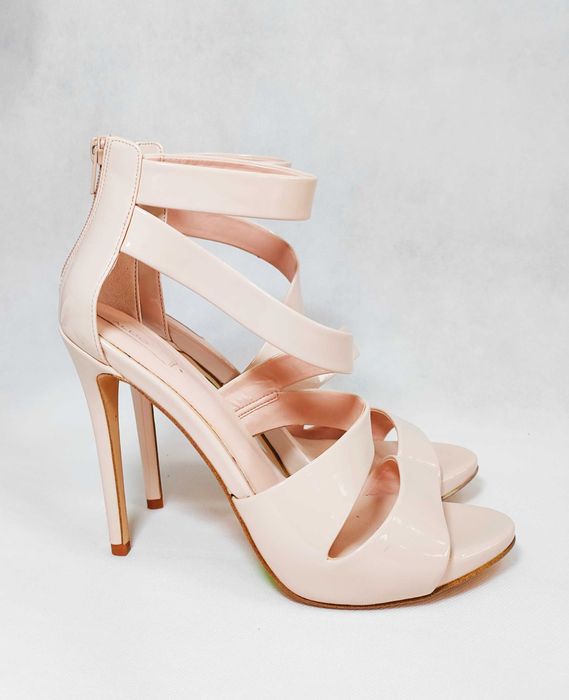 Szpilki sandały na obcasie lakierowane ALDO 39/40 25,3CM BD0158
