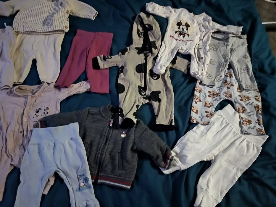 Ubranka dla niemowląt 50-56