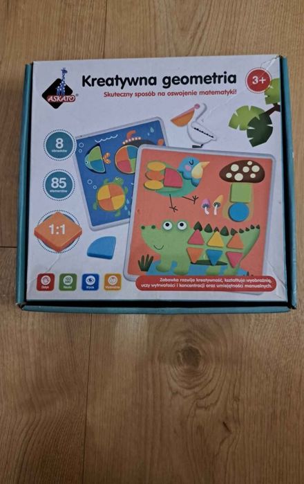 Ciuchy sandały i zabawki