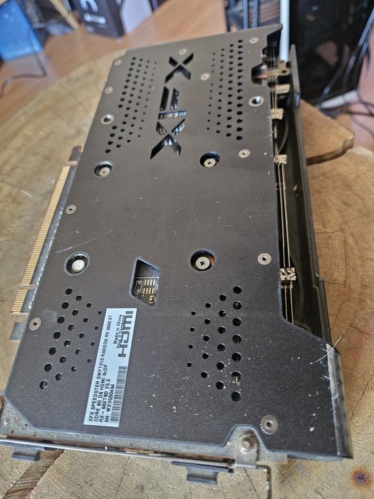 AMD Radeon 6600 XT  8gb