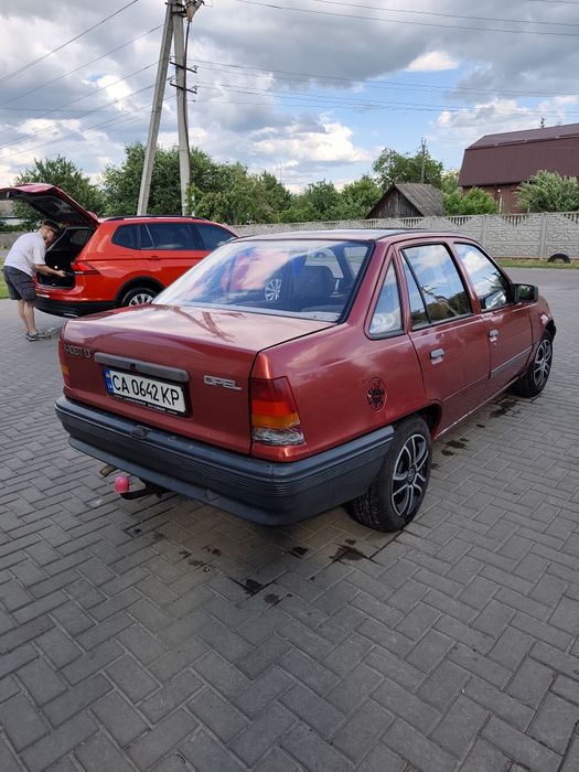 Продам Опель Кадет 1.3