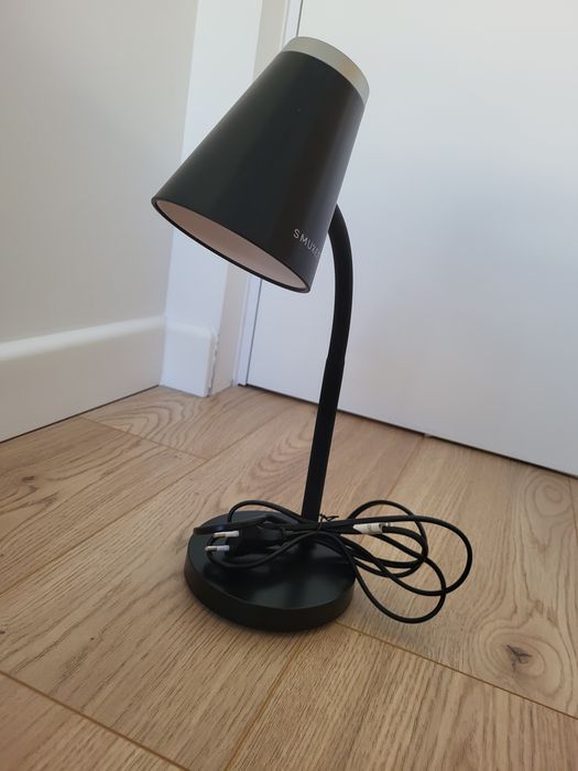 Lampka nocna biurowa białe światło led czarna