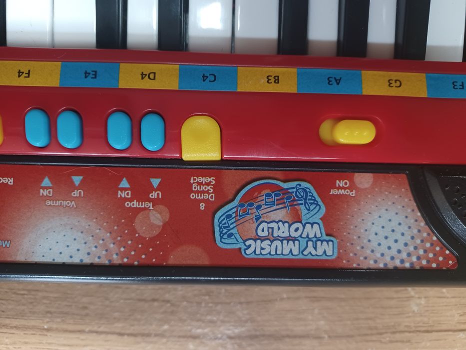 Brinquedo piano didáctico