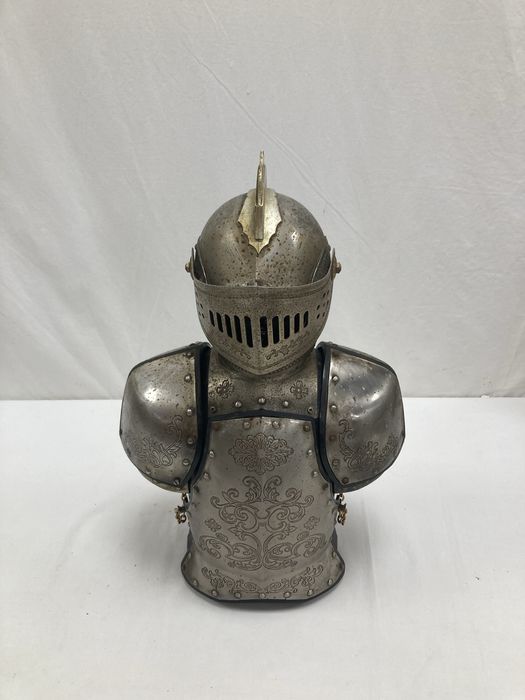 Mini Bar Armadura Vintage