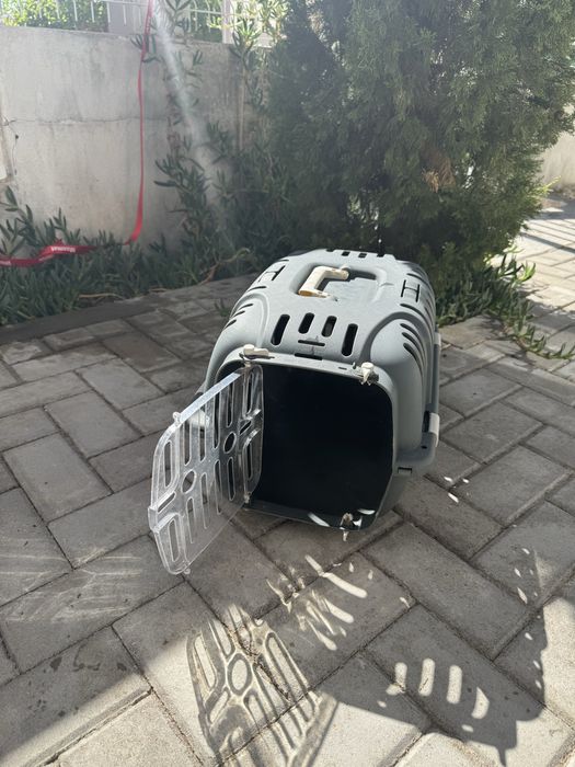 Transportadora de plástico para cães e gatos